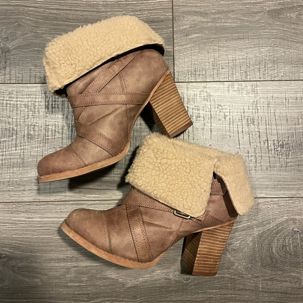 Chinese Laundry faux fur booties 8.5